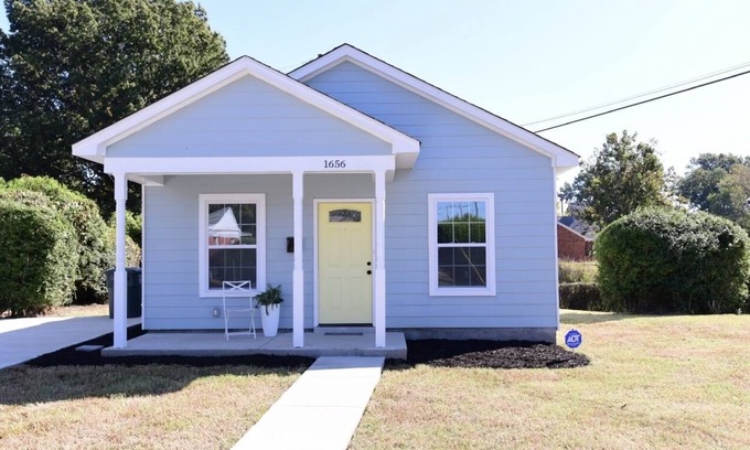 Memphis House | Cozy Retreat at The Bee Hive - Near Downtown & Pet Friendly