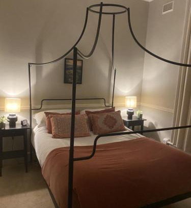 Baslow House | Cozy Chatsworth Apartment No 2 - Pet & Child Friendly Stay