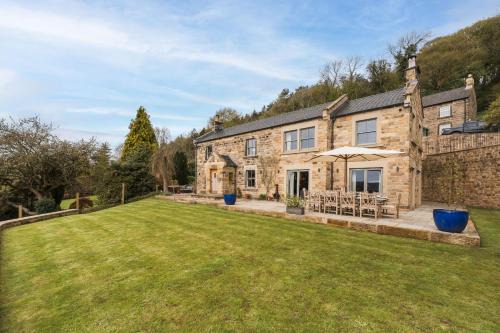 Darley Dale House | Discover The Beeches: Pet and Child Friendly Retreat