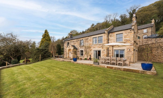 Darley Dale Cottage | The Beeches - Luxury home in the Peak District