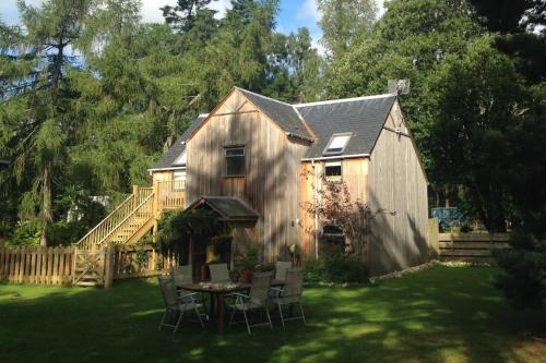 Newtonmore Apartment | Discover The Beeches Studio in Scotland's Beautiful Highlands