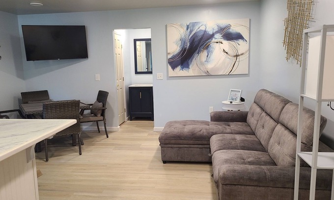 Cross Apartment | Explore The Beehive: Perfect for Fishing and Family Fun