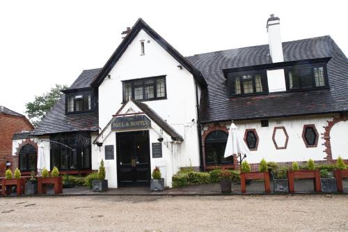 Knowl Hill Bed & Breakfast | Cozy Stay at The Bell and Bottle with Breakfast Included
