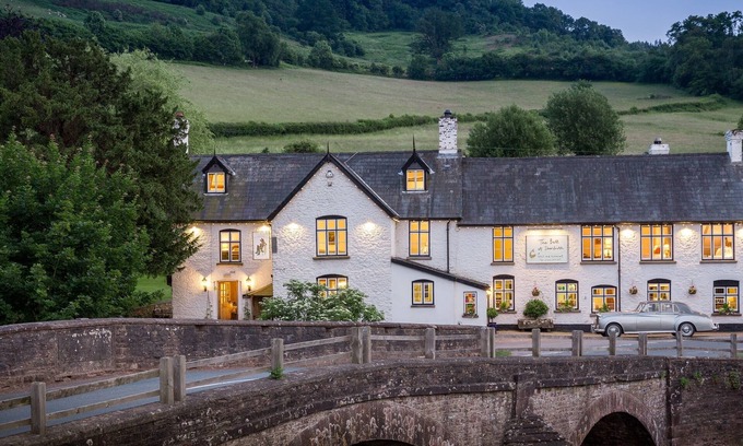 Skenfrith House | Experience The Bell At Skenfrith: 5-Star Comfort Awaits
