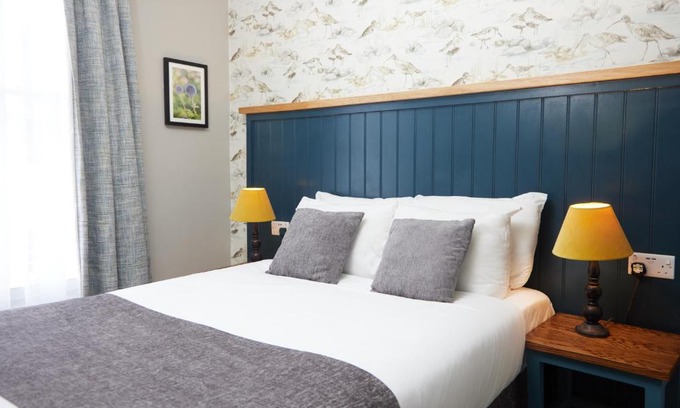 Woburn Hotel | Cozy Stay at The Bell Hotel Woburn with Restaurant Access