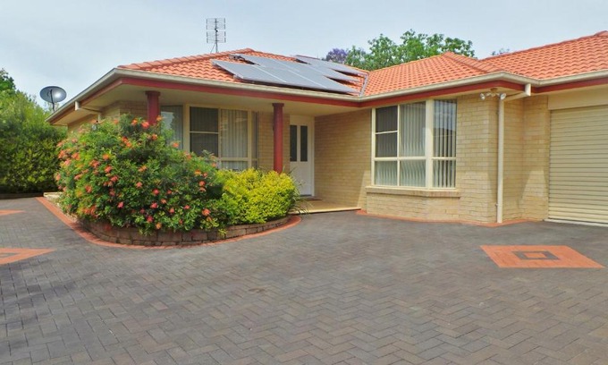 South Tamworth Villa | Discover The Bell House: 4-Star Family-Friendly Retreat