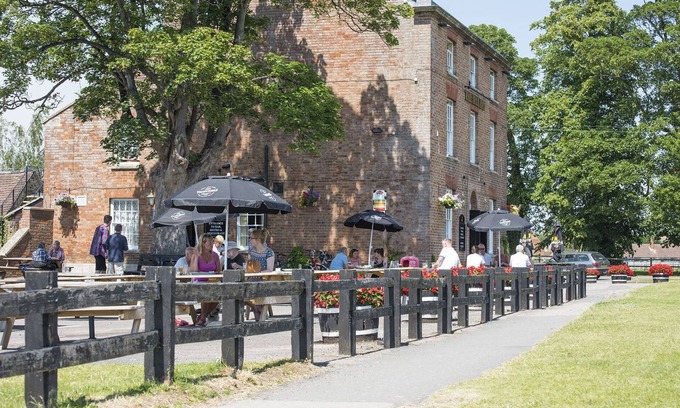 Dursley Hotel | Delightful Stays at The Bell Inn with Family-Friendly Perks