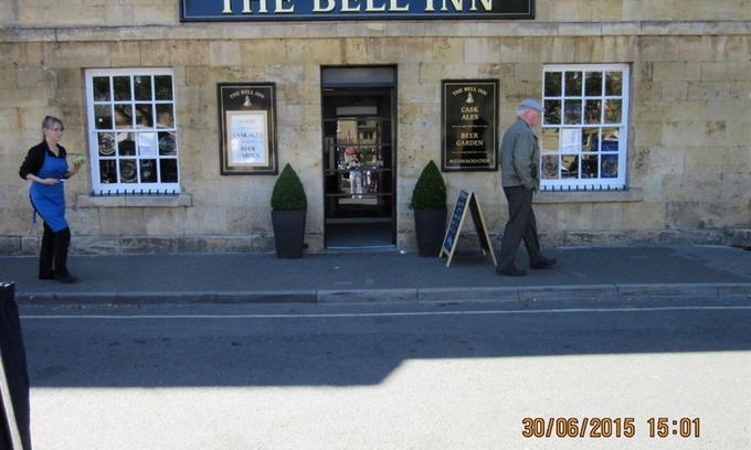 Moreton-in-Marsh Bed & Breakfast | Inviting Stay at The Bell Inn with Restaurant & Family Fun