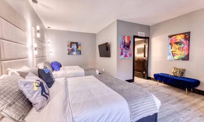 Biloxi Hotel | Discover The Bella's Kings Suite with Ocean View & Balcony