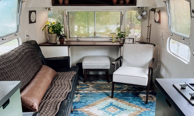Mingoville House | Unique Airstream Stay at Bellefonte Campground - 10/10 Rating