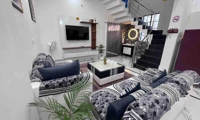 Amritsar House | Discover The Bennett: Pet-Friendly Haven with Breakfast Included