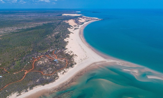 Oombulgurri Cabin | Experience The Berkeley River Lodge: A 4-Star Retreat with Pool