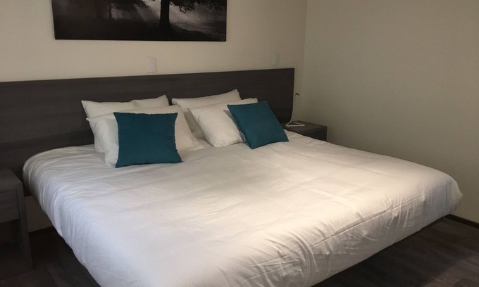 Doctores Apartment | Cozy Apartment Perfect for Two with Child-Friendly Amenities