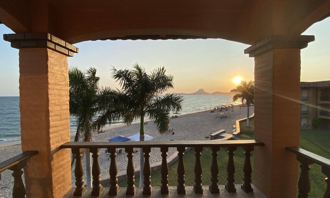 San Carlos Condo | Beachfront Condo at Bahia Delfin with Pool & Spa Amenities