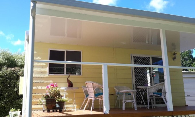 Bundanoon House | Discover The Best Exotic Magnolia Cottage - 4-Star Retreat