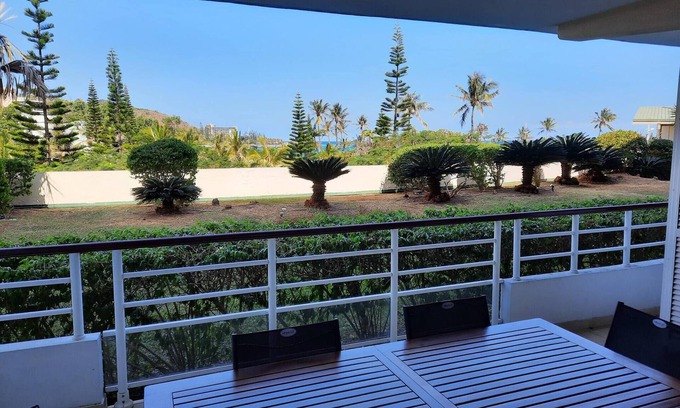 Anse Vata Apartment | Discover the Ideal Flat in Noumea with Pool & Breakfast