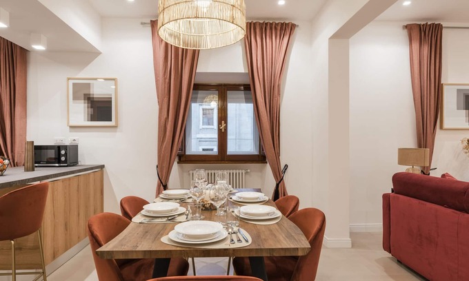 Rione V Ponte Apartment | Experience Ultimate Comfort at The Best in Rome Clock