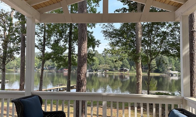 Hillister Cabin | Discover the Hidden Gem of East Texas with Ocean Views