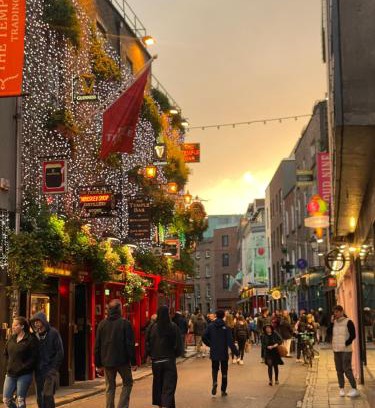 Temple Bar Apartment | Prime Location in Temple Bar - Family-Friendly Stays