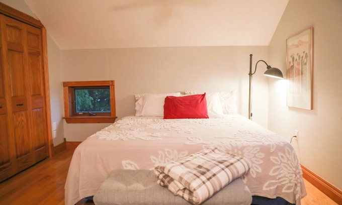 Frankenmuth House | Cozy Retreat Near Downtown with Family-Friendly Amenities