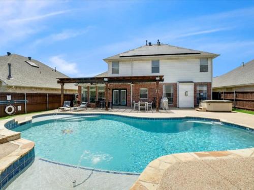 Fossil Creek House | Unforgettable DFW Stay: Pool, Hot Tub & Cinema Room