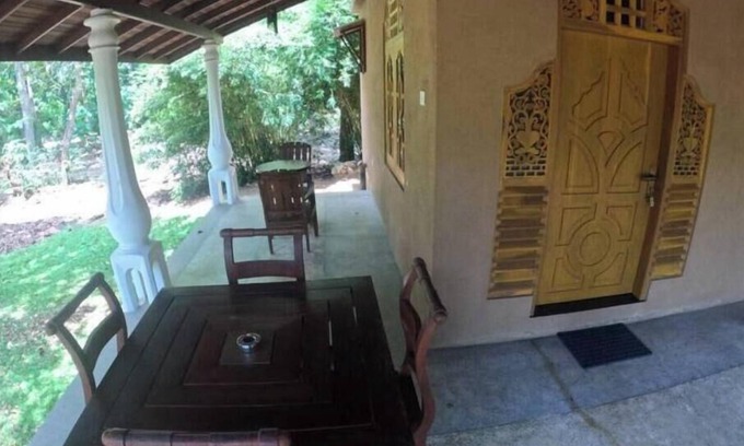 Ranawaranawa Hotel | The best place to be in relax [Room 3}
