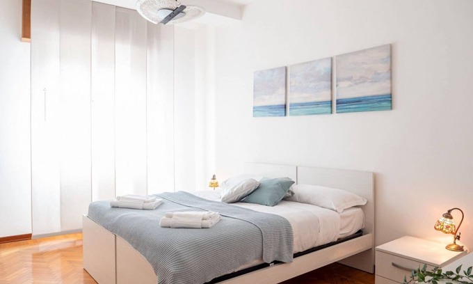 Montalbino House | Modern Two-Bedroom Apartment in Maciachini Area