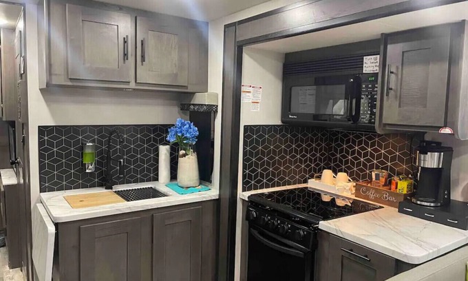 Floral Park RV Rental | Experience Family-Friendly RV Comfort in New York