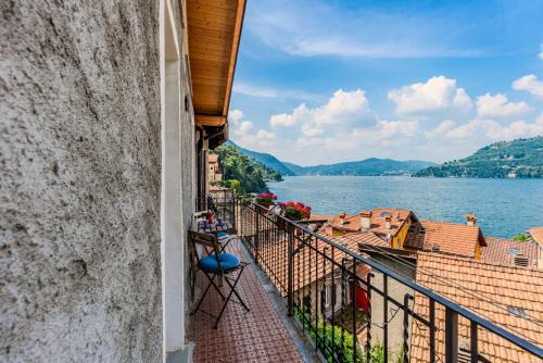 Torno Apartment | Scenic View Apartment Torno - 4-Star Family Friendly Stay