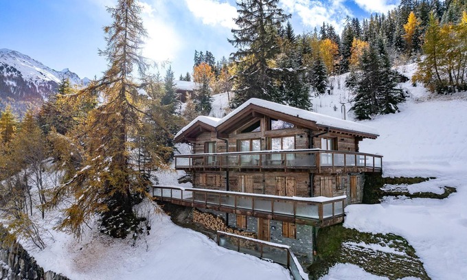 Riddes Ski Chalet | Experience The Big Bear - La Tzoumaz with Ocean Views