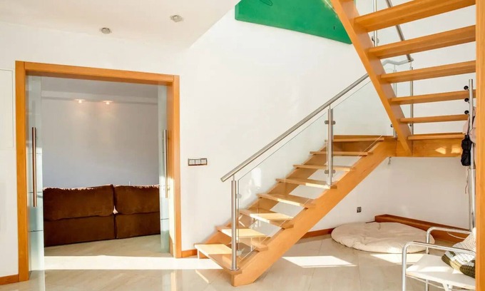 Verdizela Villa | Relax at The Big Blue - Caparica, Lisbon with Hot Tub & Pets