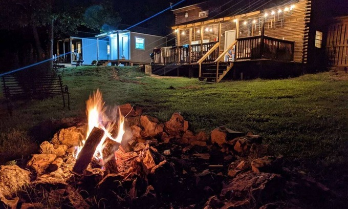 Mammoth Spring Cabin | Comfortable Stay at The "BIG" Cabin with Great Amenities