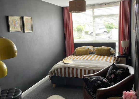 St Ives Apartment | Discover Comfort at The Big Slepe - Pet & Child Friendly