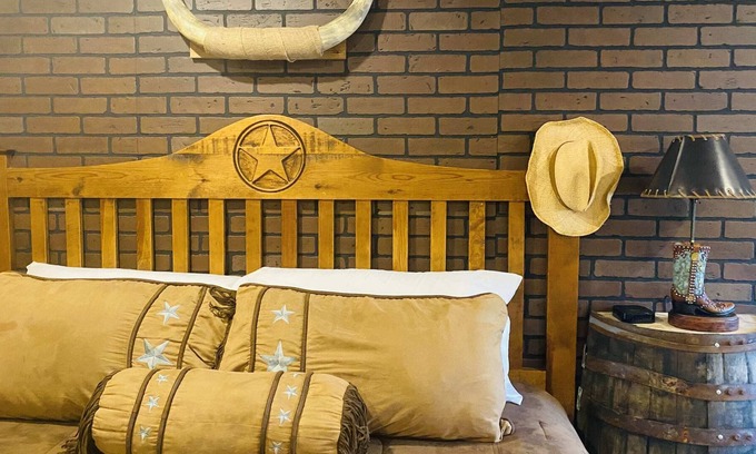Amarillo Apartment | The Big Texan Double 123