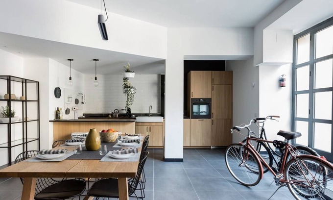 Milan Apartment | Explore The Bike Garage: Top-Rated Stay with Kitchen Access