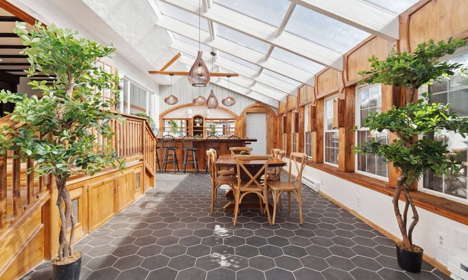 West Dover Villa | Inviting Home with Mountain Views & Premium Amenities