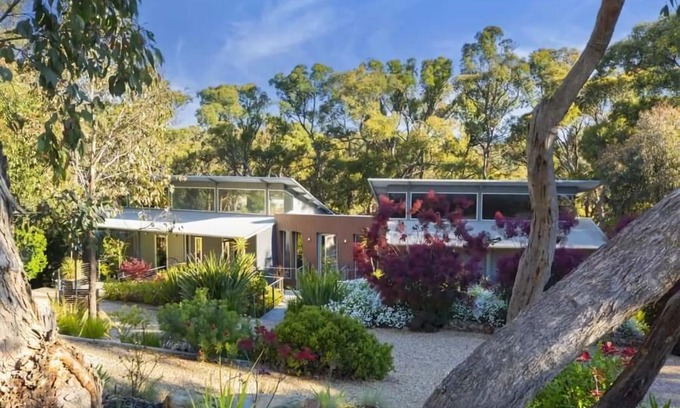 Hepburn Springs House | Family-Friendly Getaway at The Bird House, Hepburn Springs