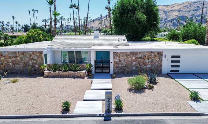 Canyon View Estates House | Experience The Birdsrest: Top-Rated Stay with Spa & Pool