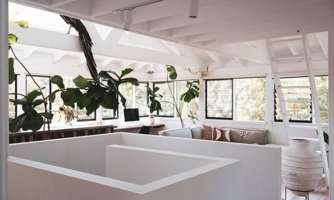 Avalon Beach House | The Black Ace Residence | Heated Magnesium Pool