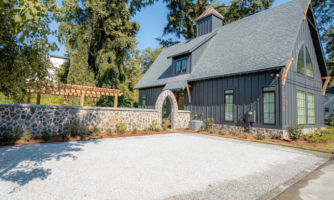 Auburn House | Stylish Black Barn: 3 BR Home, Walk to Everything!