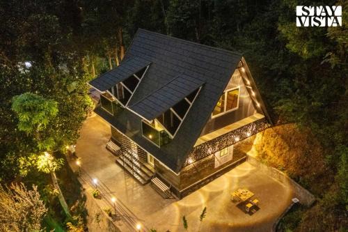 Lakkidi Villa | Experience The Black Bean Cottage: 4BHK with Breakfast & View