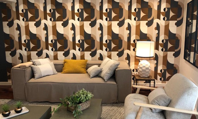 Oviedo City Centre Apartment | Discover The Black Cherry: Pet Friendly & Rated 10/10