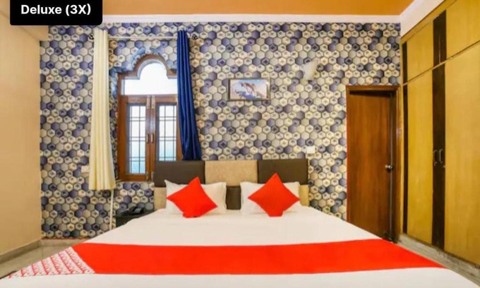 Sector 62 House | Cozy Stay at The Black Jack Inn: Pet & Child Friendly