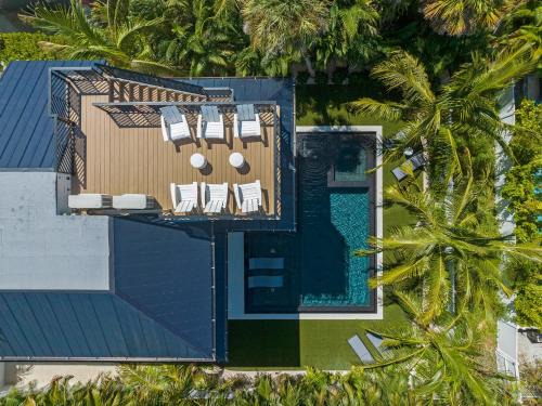 Holmes Beach House | Experience The Black Pearl: Oceanfront Escape for Families