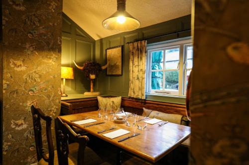 Ravenstonedale Hotel | Discover The Black Swan: 4-Star Hotel with Pool and Dining