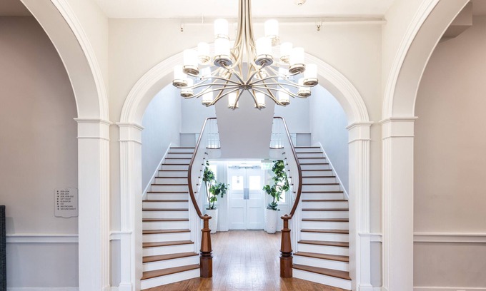 Staunton Hotel | Discover The Blackburn Inn: Rated 9.2 with Great Amenities