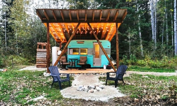 Blaeberry House | Experience The Blaeberry Base Vintage Camper with Outdoor Shower