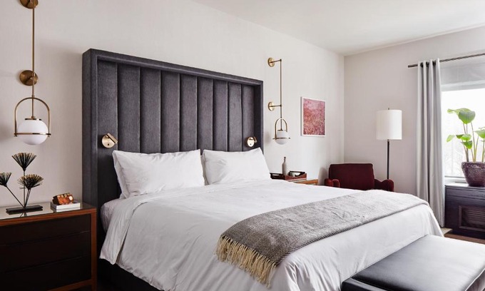 Downtown Hotel | Discover The Blake Hotel: Pet-Friendly Retreat with Dining