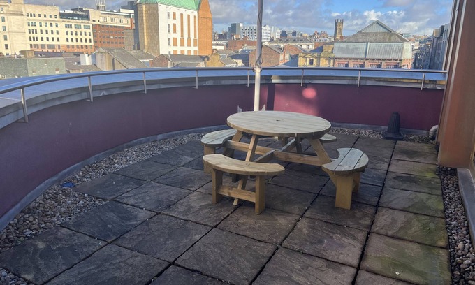Liverpool City Centre Apartment | Discover The Bling Hotel by UStay: Family-Friendly Retreat