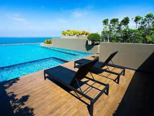 Saen Suk Apartment | Family-Friendly Retreat at The Blu X Condo Bangsean